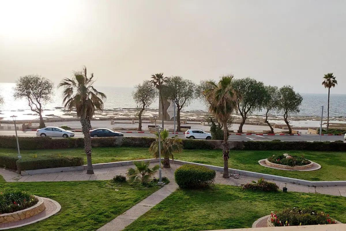 First Sea Line Apartment, Acre - Amazing Coastal View In Heart Of Akko Экстерьер фото